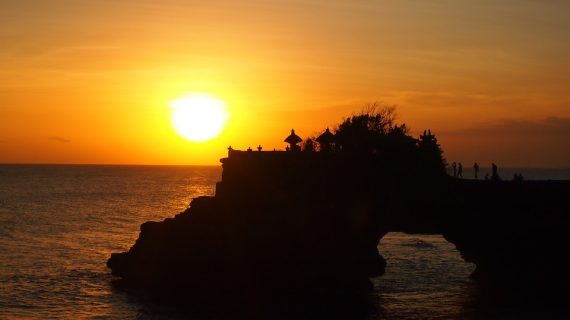 Sail Away: Discover the Breathtaking Beauty of Nusa Penida on a Boat Tour