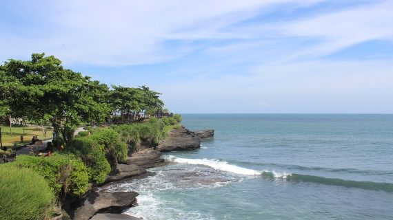 A Guide to Bali’s Breathtaking Beaches: Sun, Surf, and Serenity